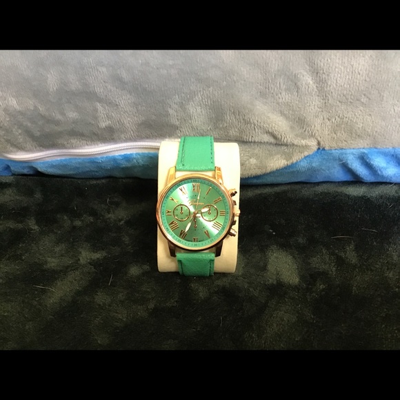 Watch - Picture 3 of 4